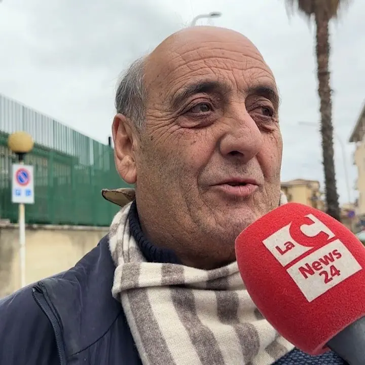 Corigliano Rossano, ha il braccio fratturato ma la visita salta perché non riesce a pagare il ticket: «Sto male, situazione insostenibile»\n