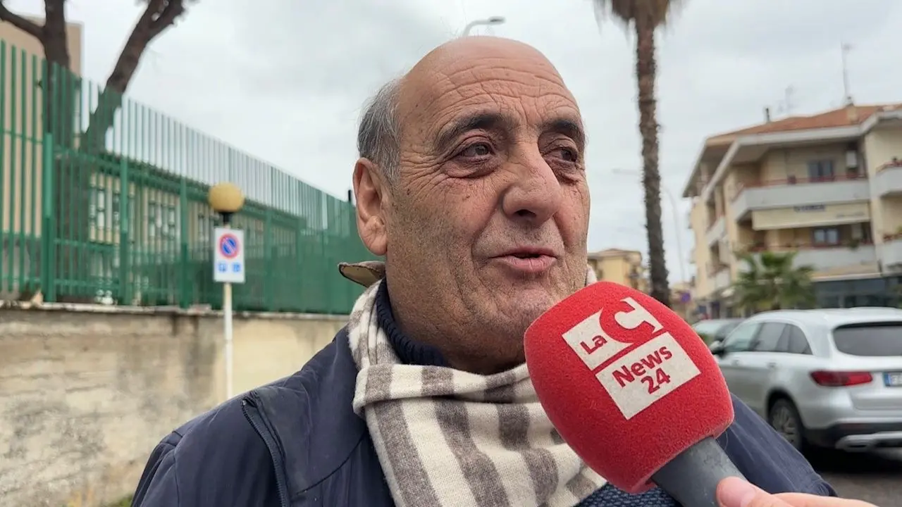Corigliano Rossano, ha il braccio fratturato ma la visita salta perché non riesce a pagare il ticket: «Sto male, situazione insostenibile»\n