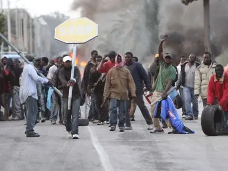 Emergenza migranti, i fondi del decreto Caivano bis (180 milioni) anche per San Ferdinando e Rosarno