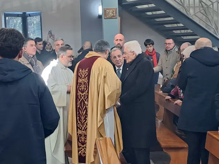 Mattarella al Parco verde di Caivano: «Ai ragazzi bisogna garantire un futuro di impegno e cultura»