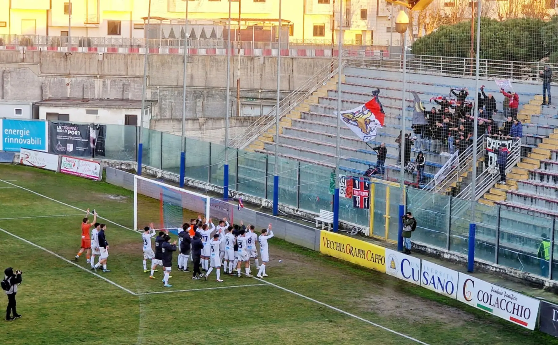 Serie D, per la Vibonese il 2025 si apre col botto: i rossoblù calano il poker alla Nissa: al Razza è 4-0\n