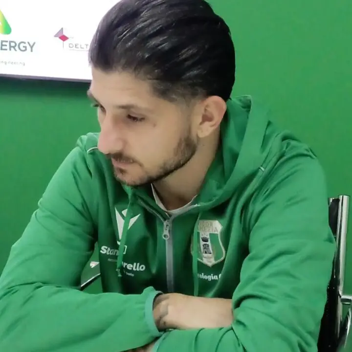 Eccellenza, subito Fioretti-mania in casa Vigor Lamezia. Il Pistolero: «Onorato di tornare a indossare questa maglia. Contento per l'esordio»