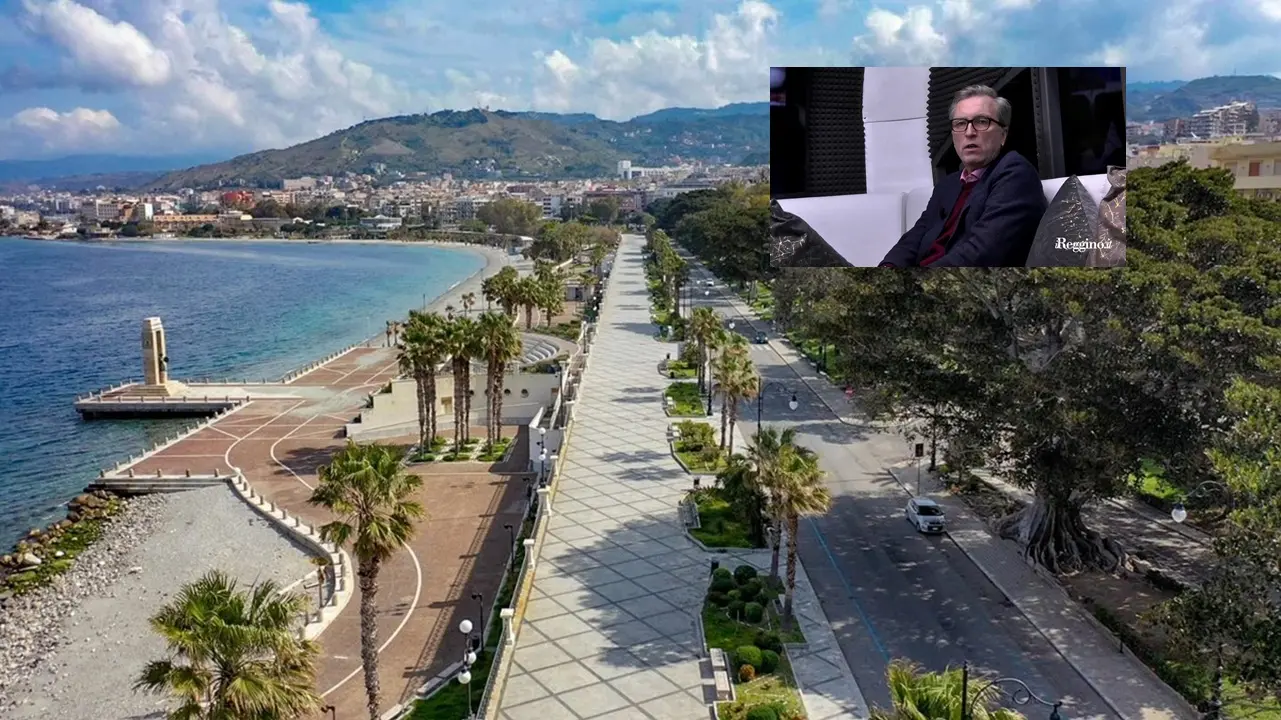 <p>Lungoma di Reggio Calabria con Claudio Aloisio nel riquadro</p>\\n