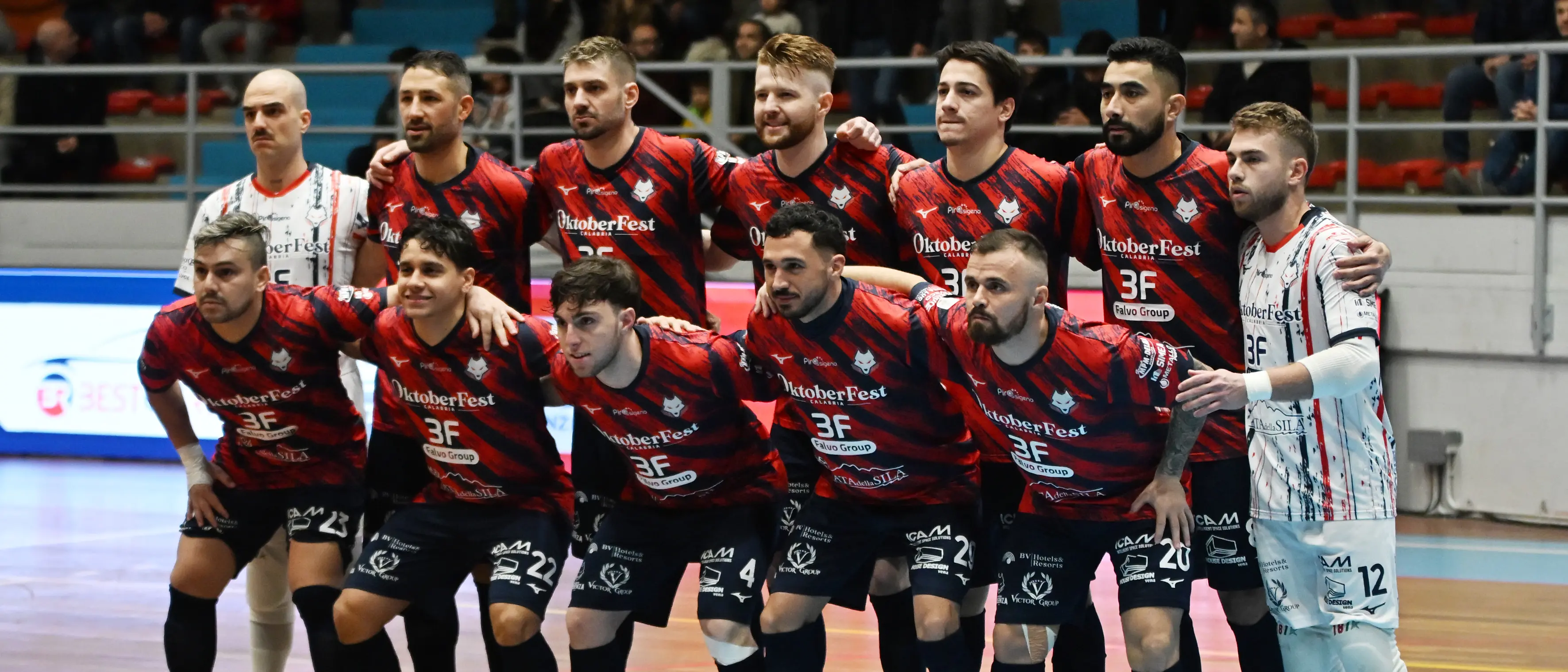 Serie A di calcio a 5, la Pirossigeno Cosenza si prepara alla prima uscita del 2025: venerdì i lupi in casa dell’Avellino\n