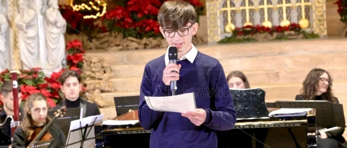 L'emozionante discorso di Raffaele\u00A0al Concerto per la pace a Cosenza: «La guerra non ha vincitori, solo sopravvissuti»\n