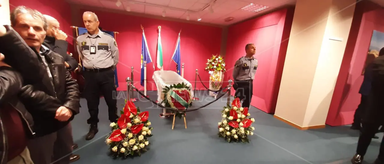 Oggi l’ultimo saluto all’ex governatore Chiaravalloti, la camera ardente alla Cittadella a Catanzaro\n