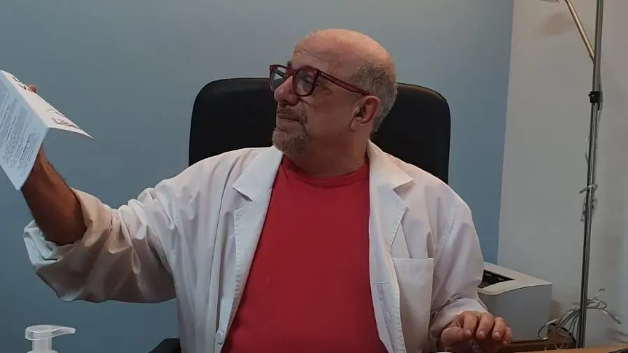 <p>Il medico Enzo Saporiti</p>\\n