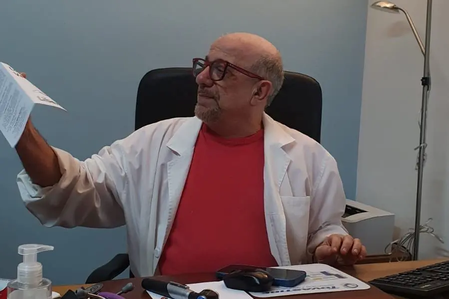 <p>Il medico Enzo Saporiti</p>\\n