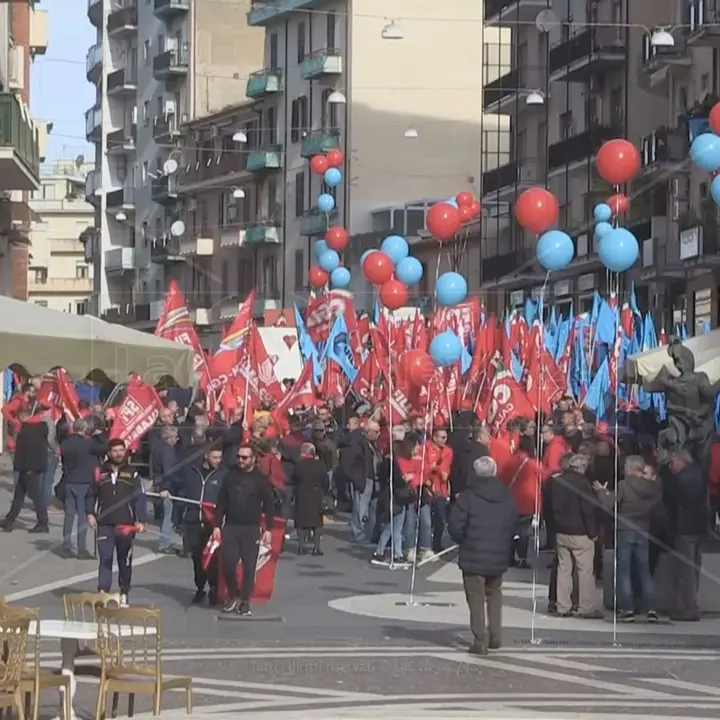 Scioperi, oltre 50 a gennaio: il 10 e il 25 giornate nere per i trasporti. Si fermano anche scuola e metalmeccanici
