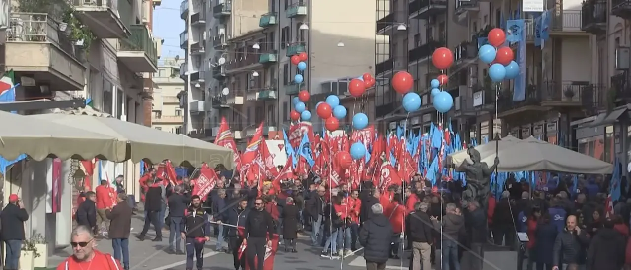 Scioperi, oltre 50 a gennaio: il 10 e il 25 giornate nere per i trasporti. Si fermano anche scuola e metalmeccanici