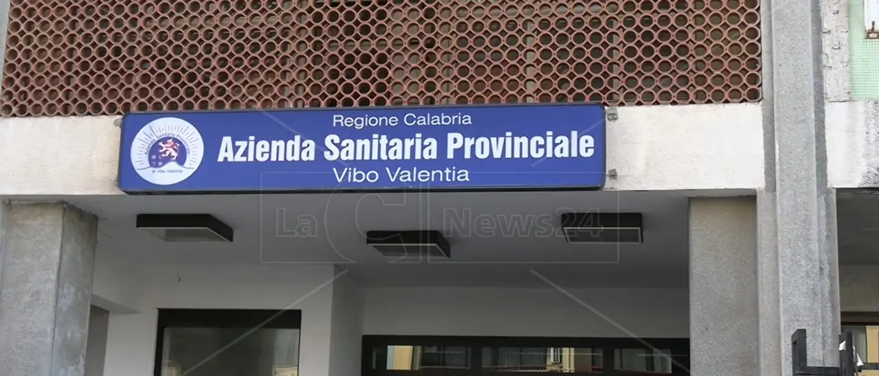 Gli esuberi all’Asp di Vibo non esistono, in Regione trasmessi dati errati: «Ora riassumere infermieri e oss lasciati a casa»