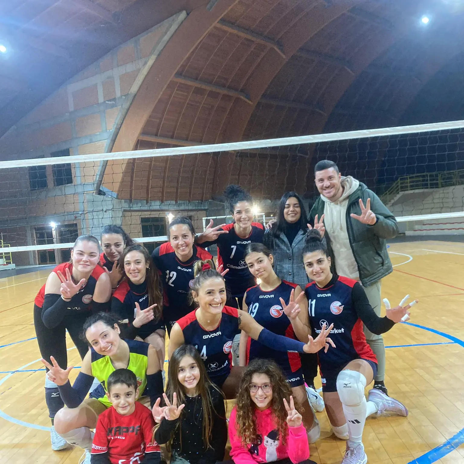 Volley, nella\u00A0Serie C regionale resiste il duo in vetta Cirò-Todosport nei tornei femminili