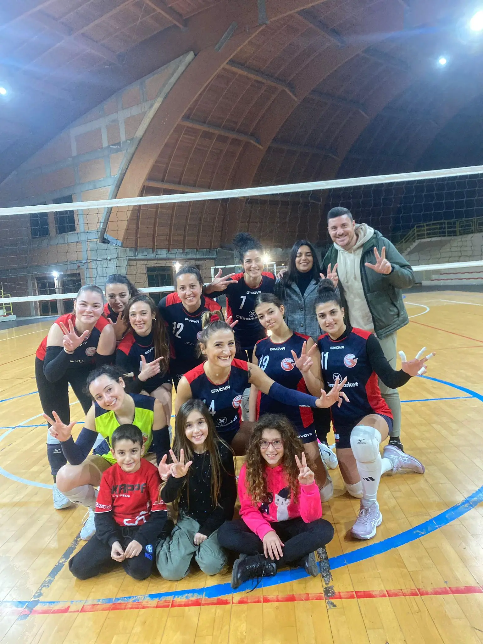 Volley, nella\u00A0Serie C regionale resiste il duo in vetta Cirò-Todosport nei tornei femminili