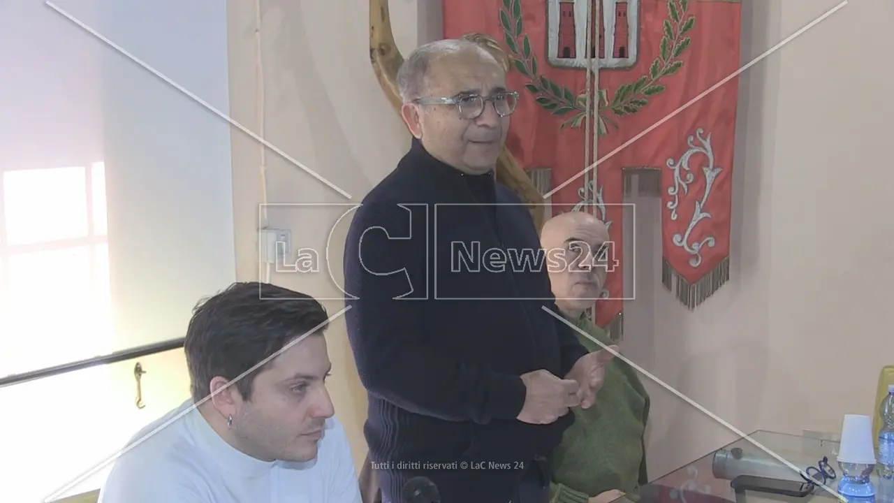 Anfiteatri in rete, l’idea di un cartellone unico per i piccoli comuni del Cosentino: l’idea del sindaco di Castiglione\n
