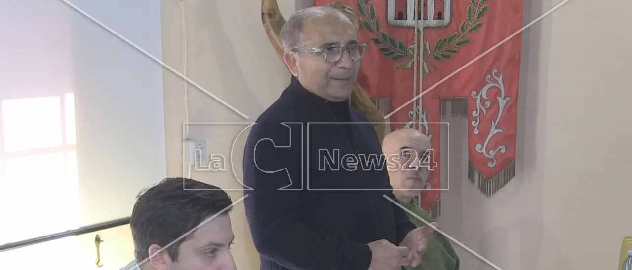 Anfiteatri in rete, l’idea di un cartellone unico per i piccoli comuni del Cosentino: l’idea del sindaco di Castiglione\n