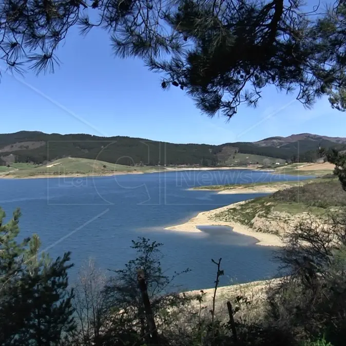 Comuni senz’acqua fino a Natale, la lunga coda della crisi idrica in Calabria\n