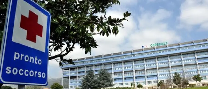 A Lamezia il Pronto soccorso è in codice rosso: turni massacranti,\u00A0paghe\u00A0da fame e le nuove assunzioni sono un miraggio\n