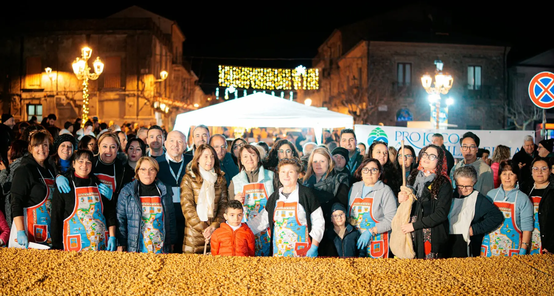 La “pignolata più grande del mondo” è calabrese: a Filadelfia l’evento per chiudere le feste natalizie