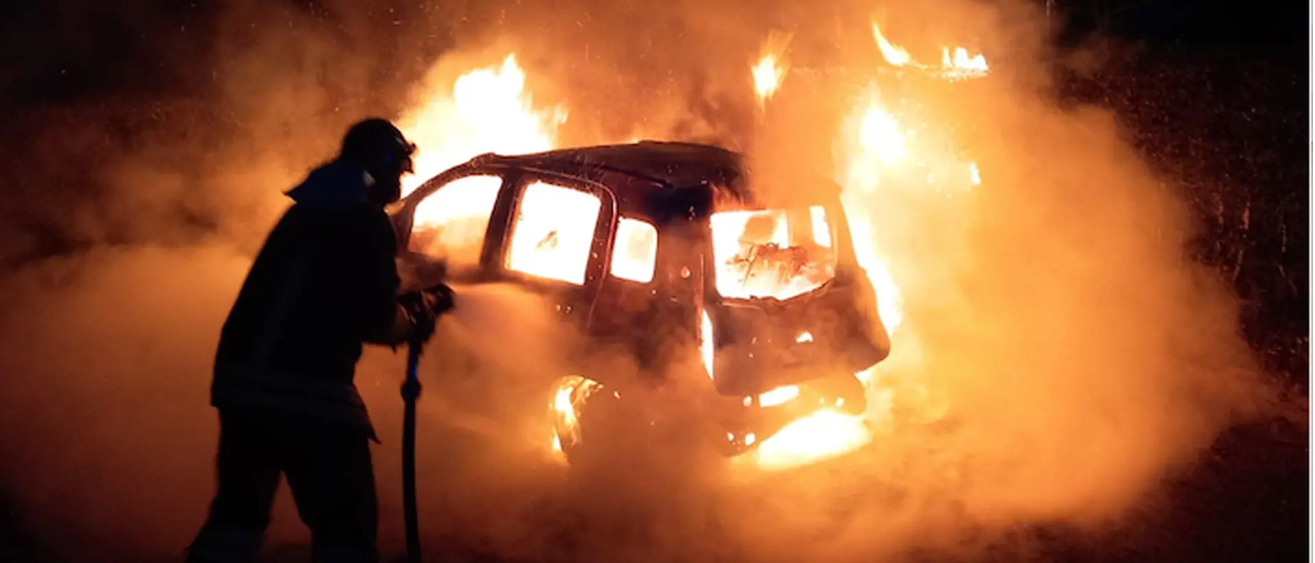 Corigliano Rossano, notte di paura: incendiate due auto. Si indaga su ipotesi di\u00A0collegamento tra roghi\n