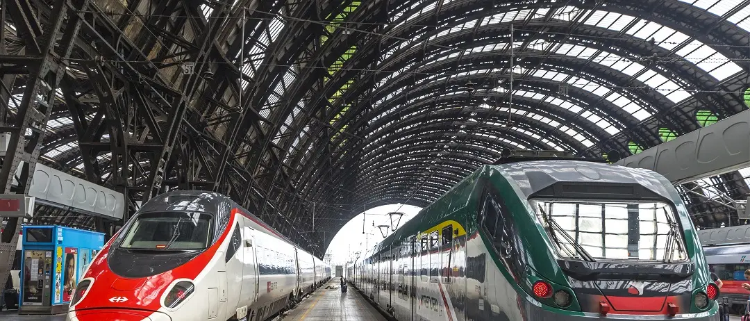 Ripartono i treni dopo il guasto a Milano. Polemiche da Pd e M5s, Salvini: «Frutto di decenni di disinteresse»