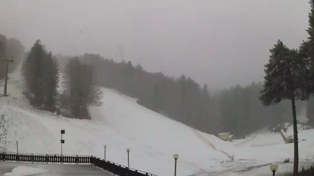 Meteo, nevica sui monti della Sila e del Pollino: atteso un peggioramento nelle prossime ore