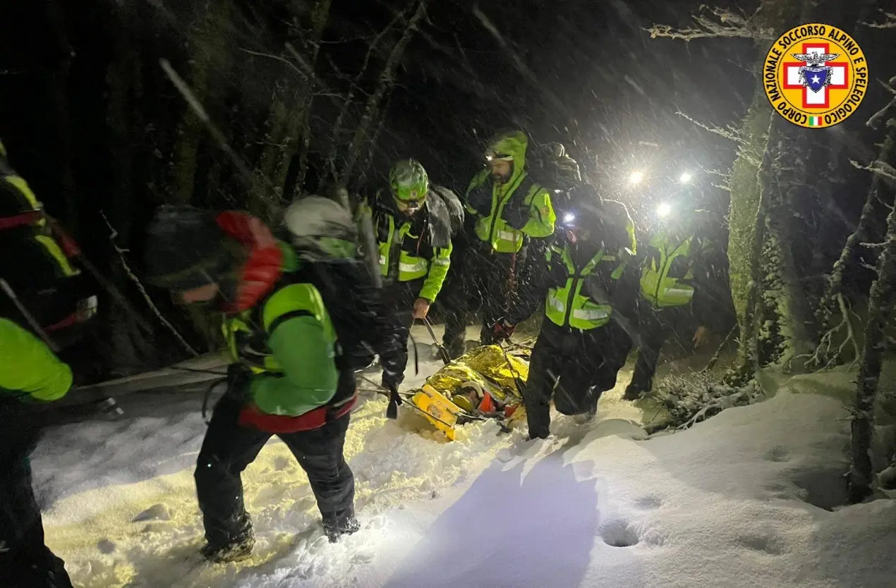 Escursionista ferito sul Pollino durante una bufera di neve, interviene il Soccorso alpino\n