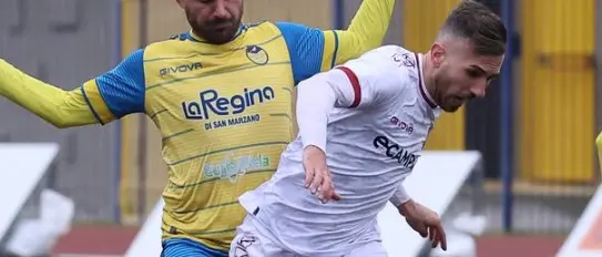 La Reggina sbatte contro la traversa: a Scafati termina 1-1, Barillà sbaglia il match point dagli 11 metri\n