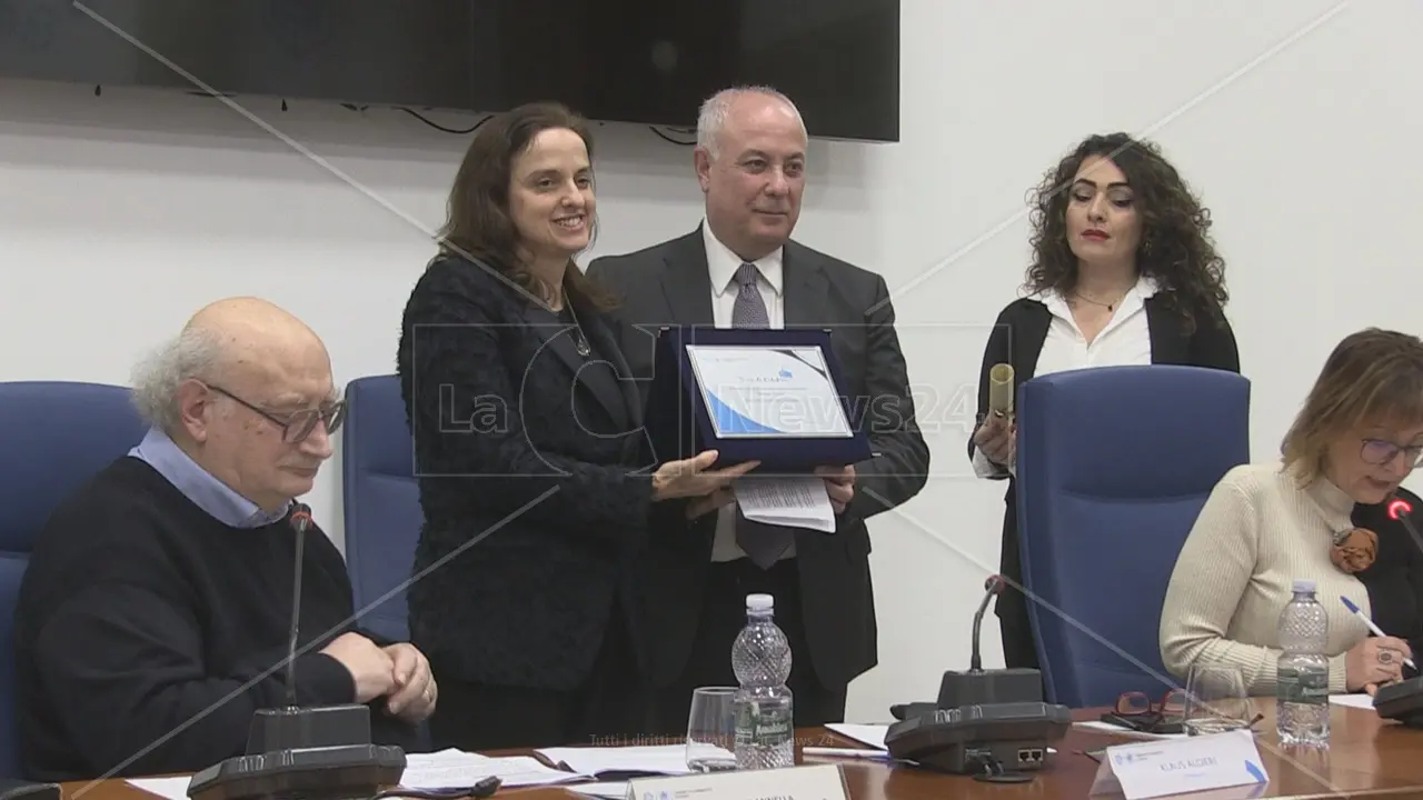 Premio Giornalistico della Camera di Commercio: da Calabria amara a terra da amare