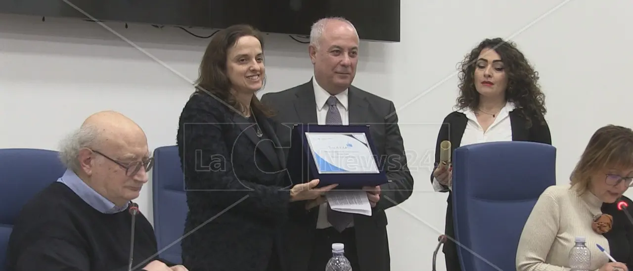 Premio Giornalistico della Camera di Commercio: da Calabria amara a terra da amare