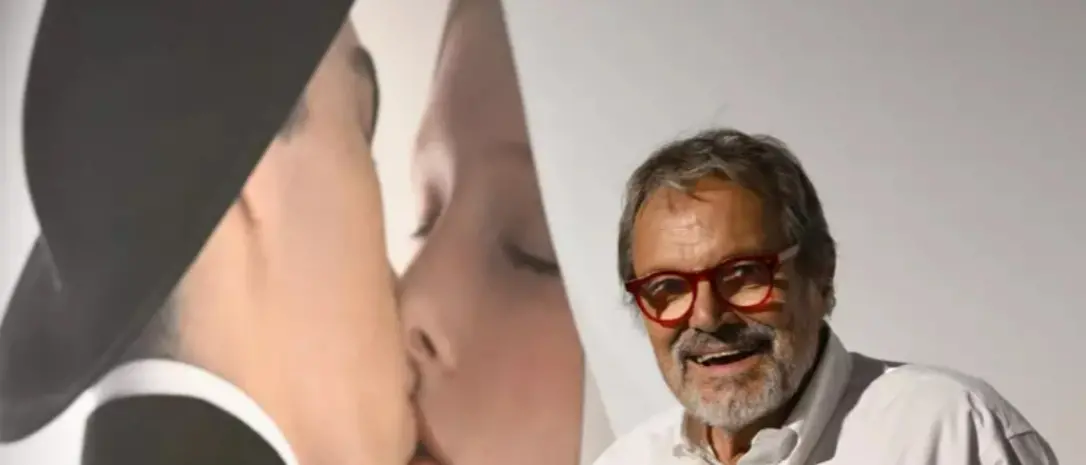 Addio a Oliviero Toscani, il celebre fotografo muore a 82 anni. La famiglia: «Ha intrapreso il suo ultimo viaggio»\n