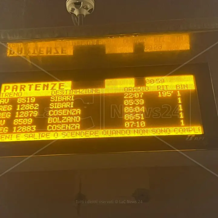 Treni, l’odissea dei passeggeri sul Frecciarossa per Sibari: ritardo di quattro ore per un guasto ad Agropoli