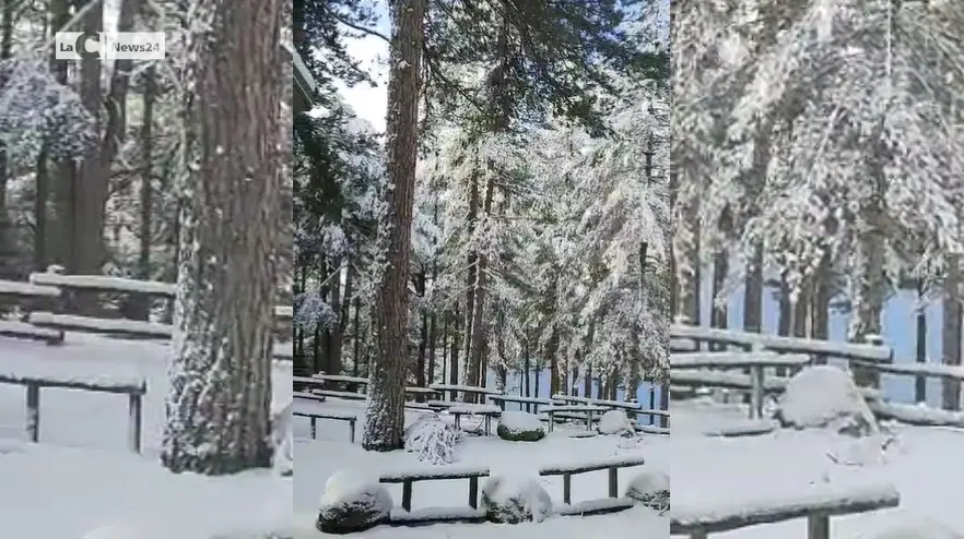 Lorica, lo spettacolo della neve rende magica la perla della Sila