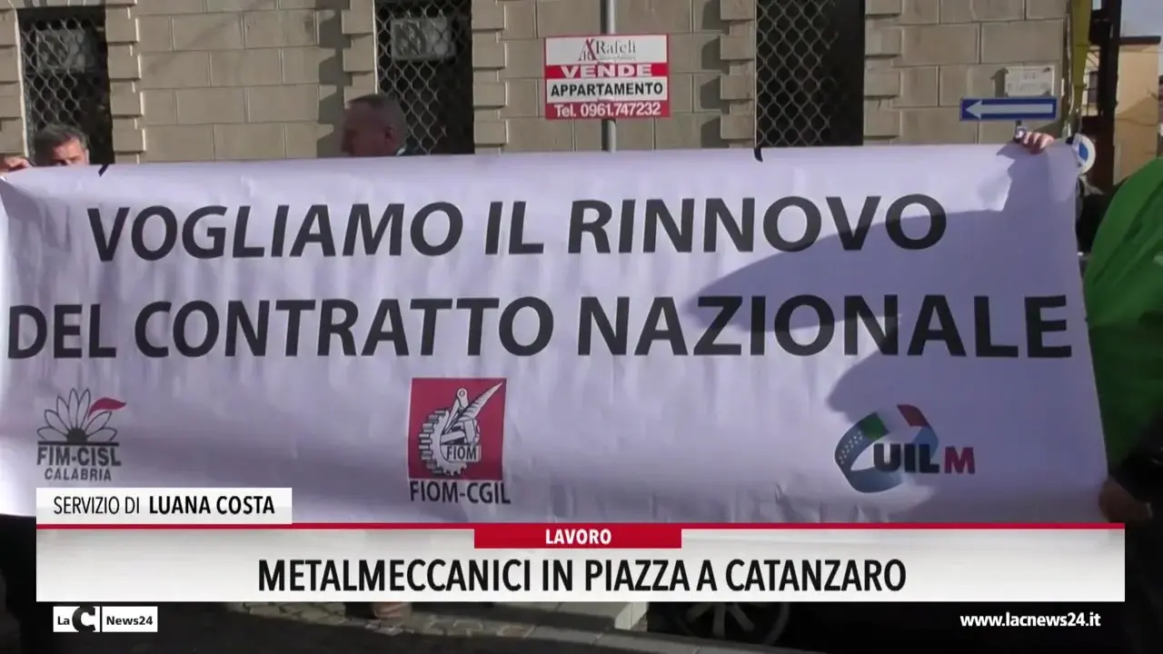 Metalmeccanici in piazza a Catanzaro