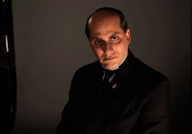 M. il figlio del secolo, finalmente una serie italiana che vale la pena guardare