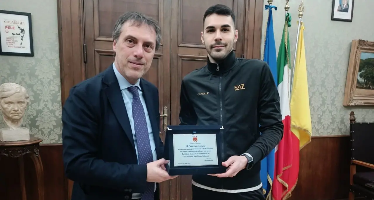 Taekwondo, il sindaco Fiorita premia il vicecampione nazionale Francesco Gareri