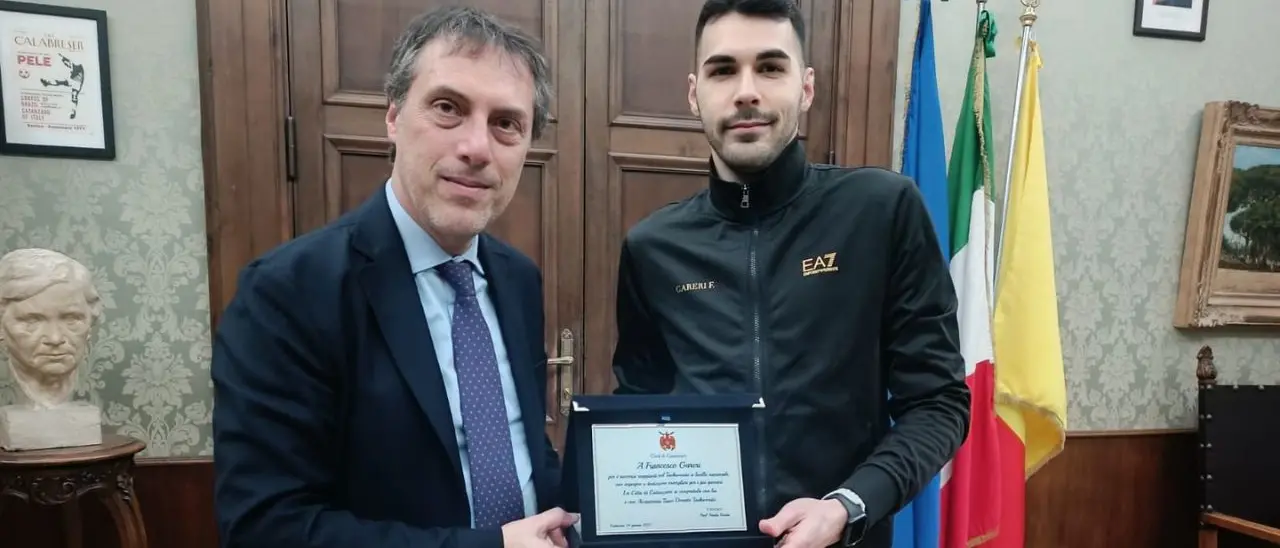 Taekwondo, il sindaco Fiorita premia il vicecampione nazionale Francesco Gareri