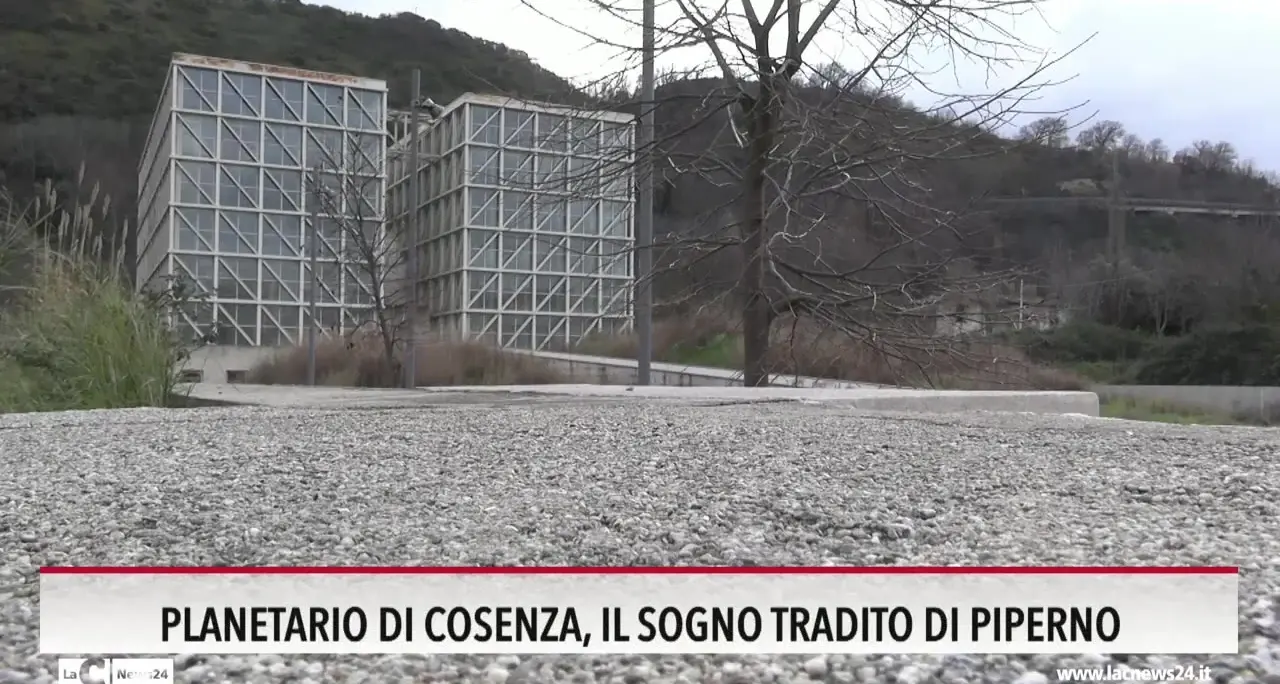 Planetario di Cosenza, il sogno tradito di Piperno