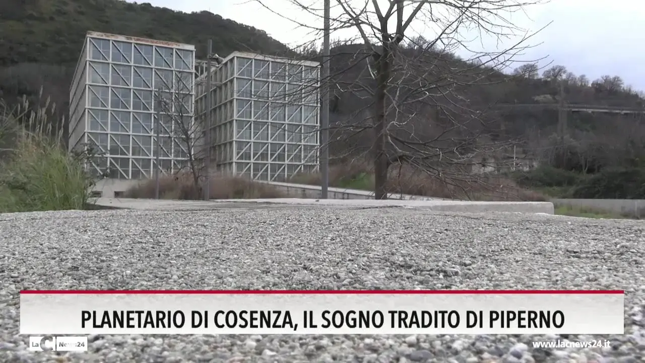 Planetario di Cosenza, il sogno tradito di Piperno