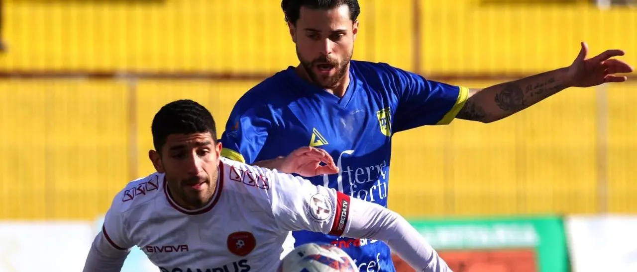 La Reggina si riaccende nel finale e batte il CastrumFavara: al Bruccoleri\u00A0termina 3-1. Amaranto a -3 dalla vetta\n