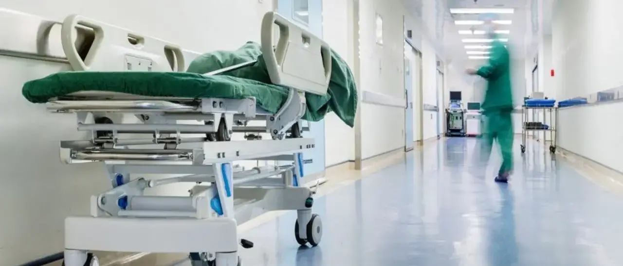 Riecco i medici a gettone, all’Asp di Reggio Calabria un nuovo bando con compensi\u00A0raddoppiati: 80 euro all’ora\n