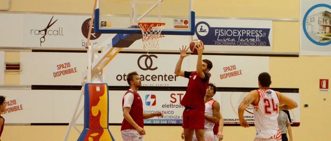 Basket, la Viola è la squadra migliore d’Italia in Serie B interregionale. Attesa per il derby Rende-Catanzaro\n