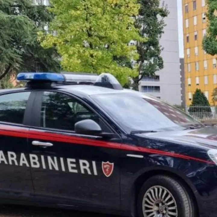 Milano, abusi su una studentessa di 19 anni\u00A0fuori da un locale: un arresto e caccia al branco