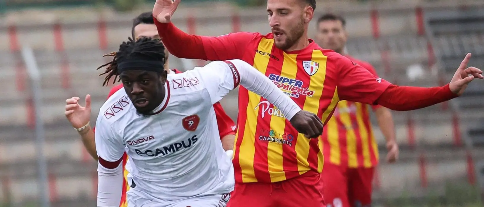 Reggina, focus sulla sfida al Sant’Agata mentre resta aperto il caso Renelus e il ricorso della Scafatese