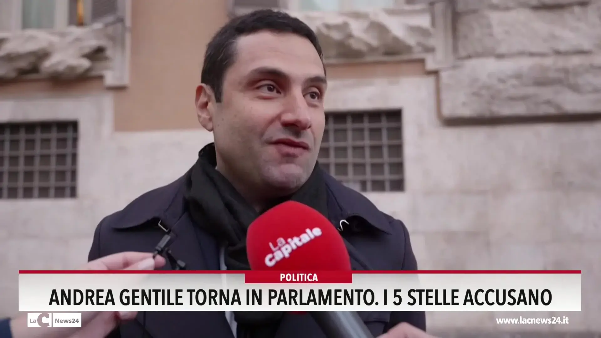 Andrea Gentile torna in parlamento. I 5 stelle accusano