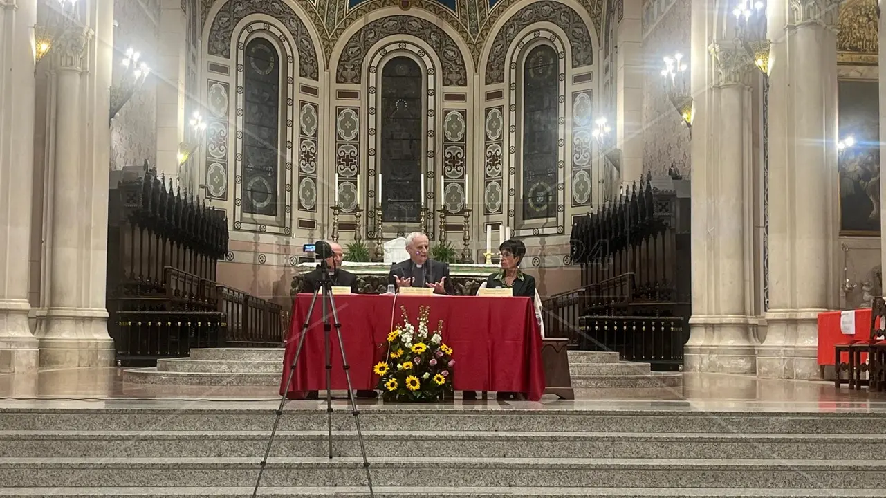 <p>La prolusione del presidente della Cei, il cardinale Matteo Zuppi nella basilica cattedrale del Duomo di Reggio</p>\\n