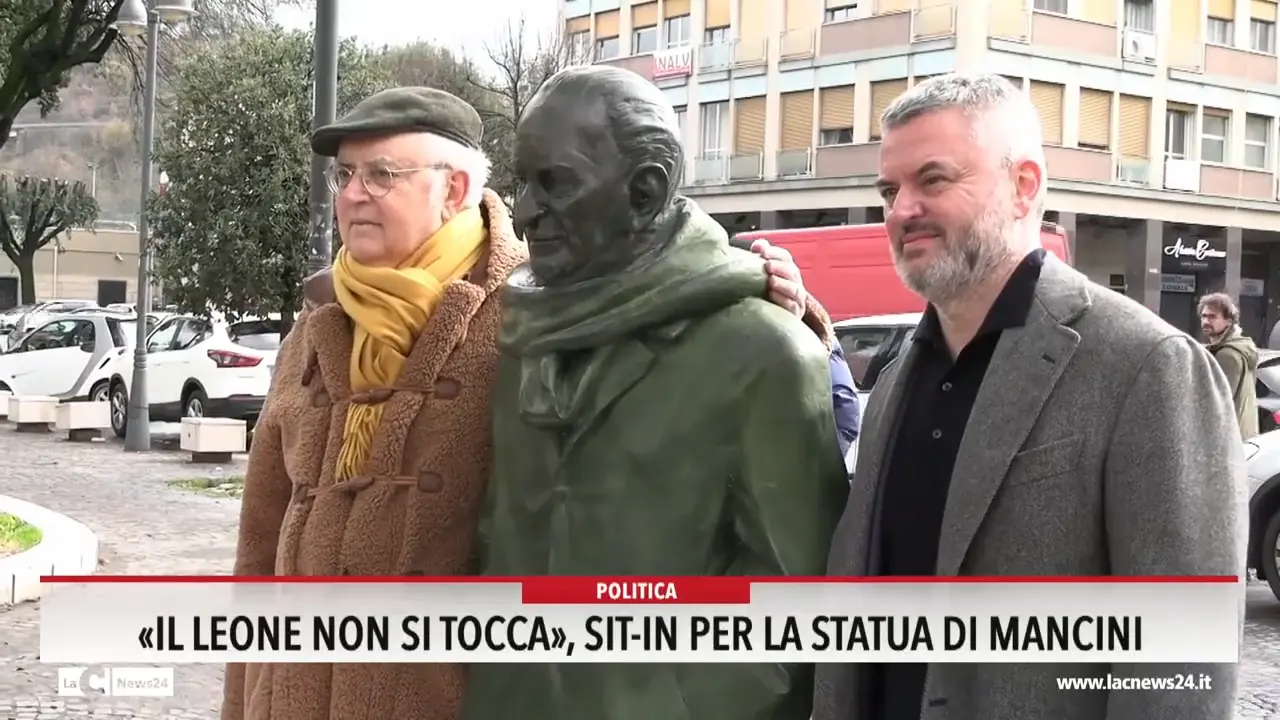 Il Leone non si tocca: sit-in per la statua di Mancini