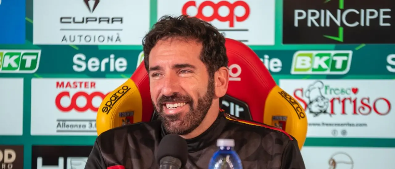 Catanzaro-Pisa, Caserta: «Verranno qui per imporre il proprio gioco, ci faremo trovare pronti». E poi: «Quagliata è arruolabile»