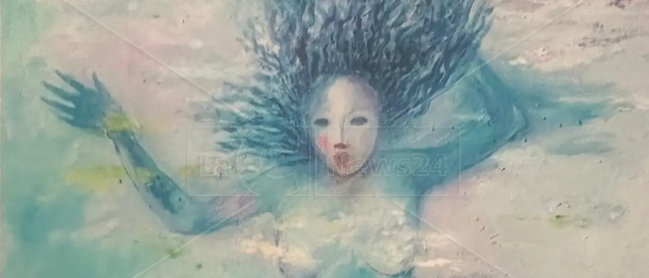 A Roccella i colori di\u00A0Tina Parisi illuminano le storie dei\u00A0migranti invisibili del Mediterraneo\u00A0\n