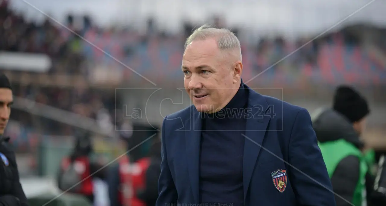 Cosenza, dopo il ko con la Cremonese nessun tesserato in sala stampa. Su Alvini l’ombra dell’esonero