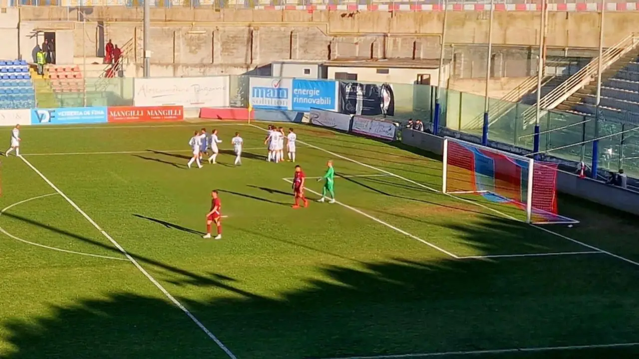 Serie D, alla Vibonese il derby calabrese contro il Locri: i rossoblù vincono 2-0 e tornano al successo